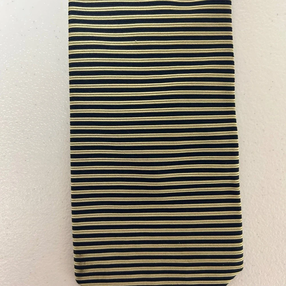 Brooks Brothers Necktie Mens Navy Cream Striped Silk Handmade USA 56